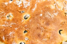 bread with black olives and raisin rains